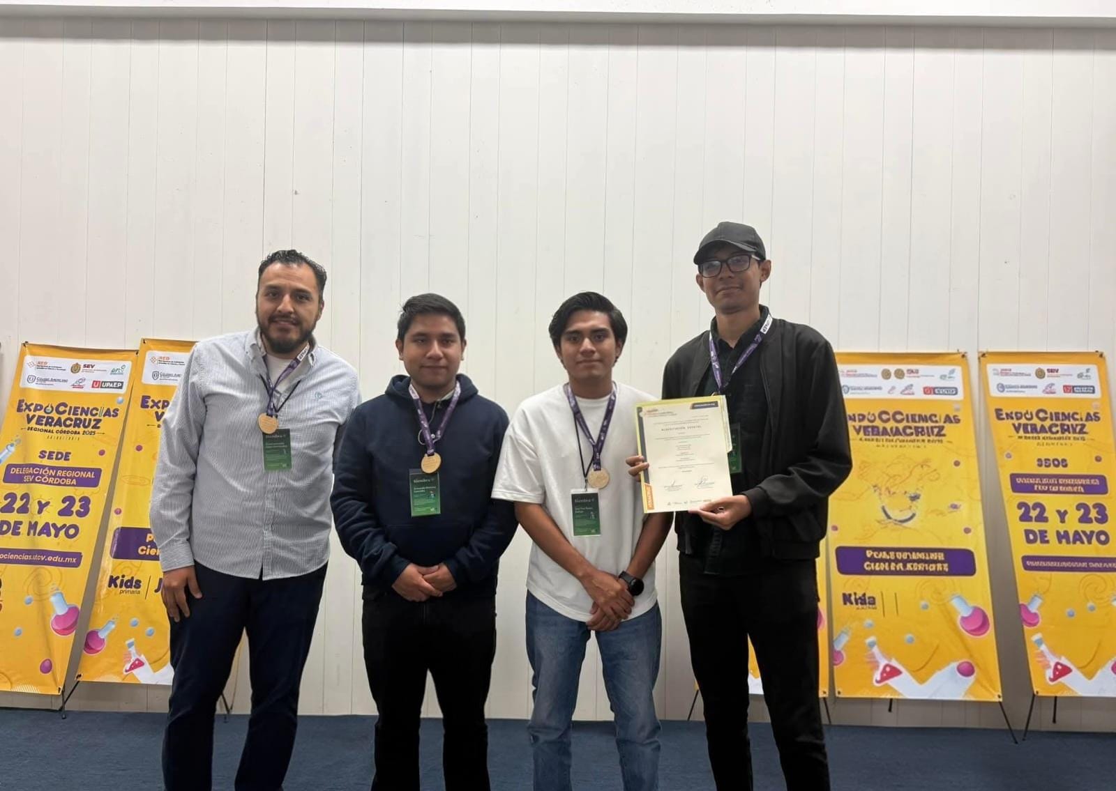 Foto del equipo en Córdoba